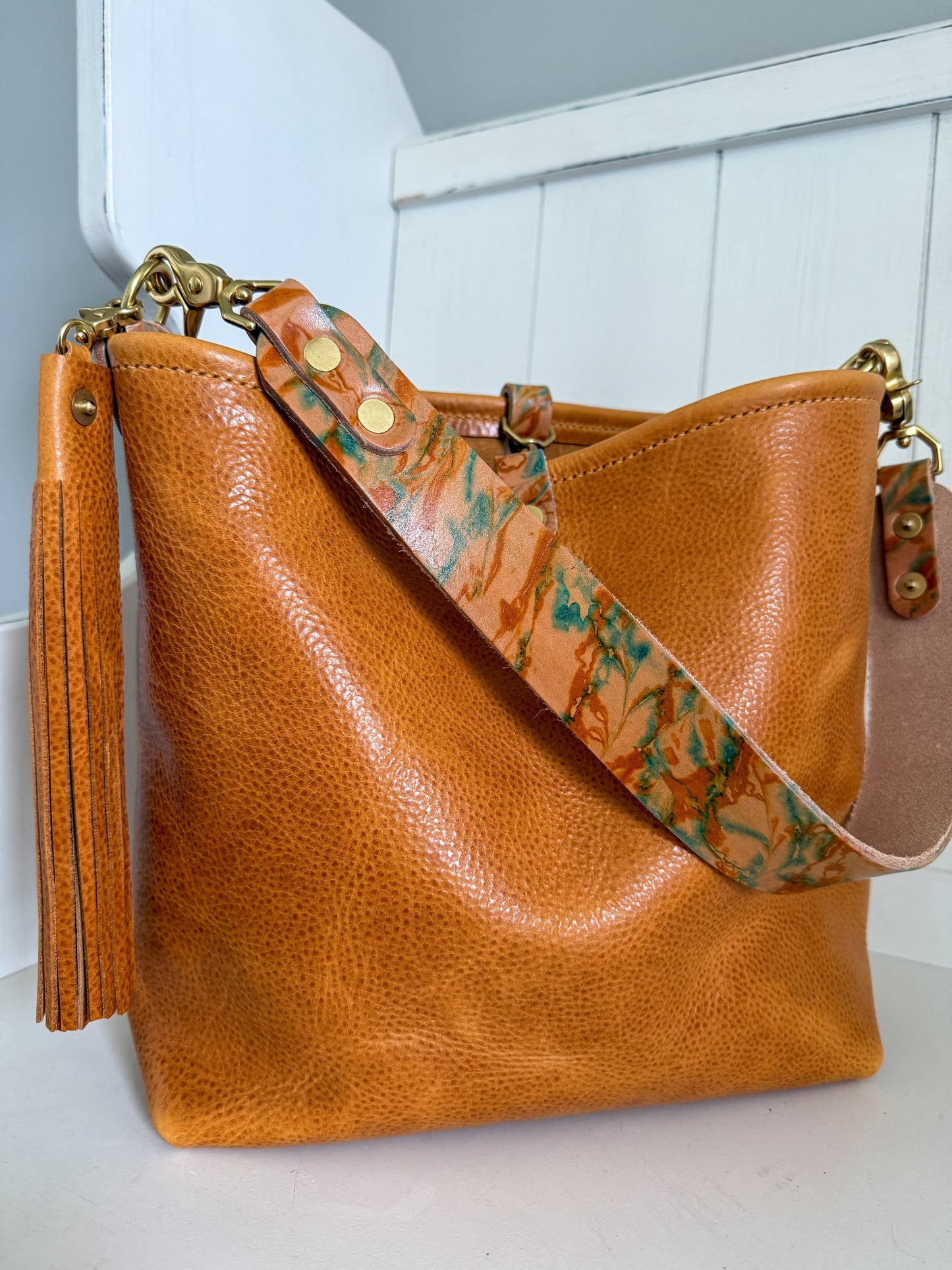 Hobo Bucket in Italian Honey Saffron Vegetable Tan w/Candy Strap