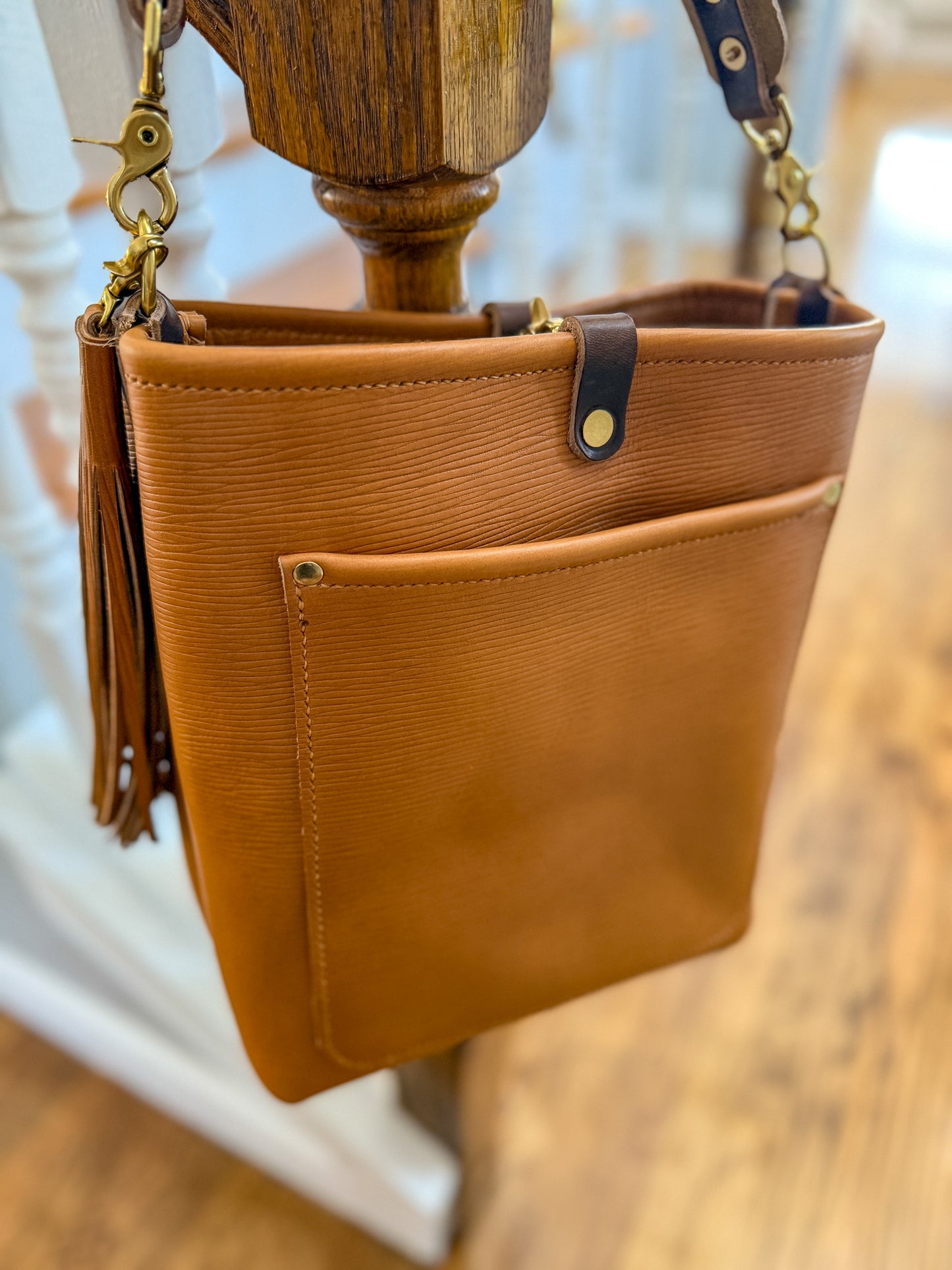 Bennett Bucket in Horween Rio Latigo Oak Grain