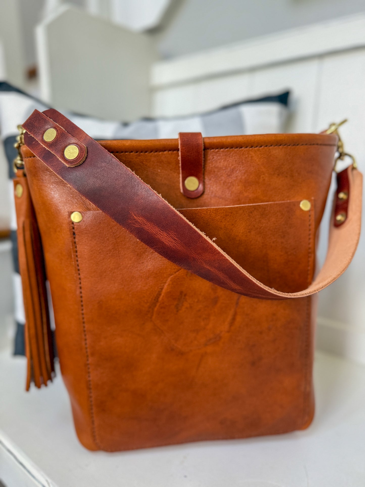 Bennett Bucket in Montana Vegetable Tan