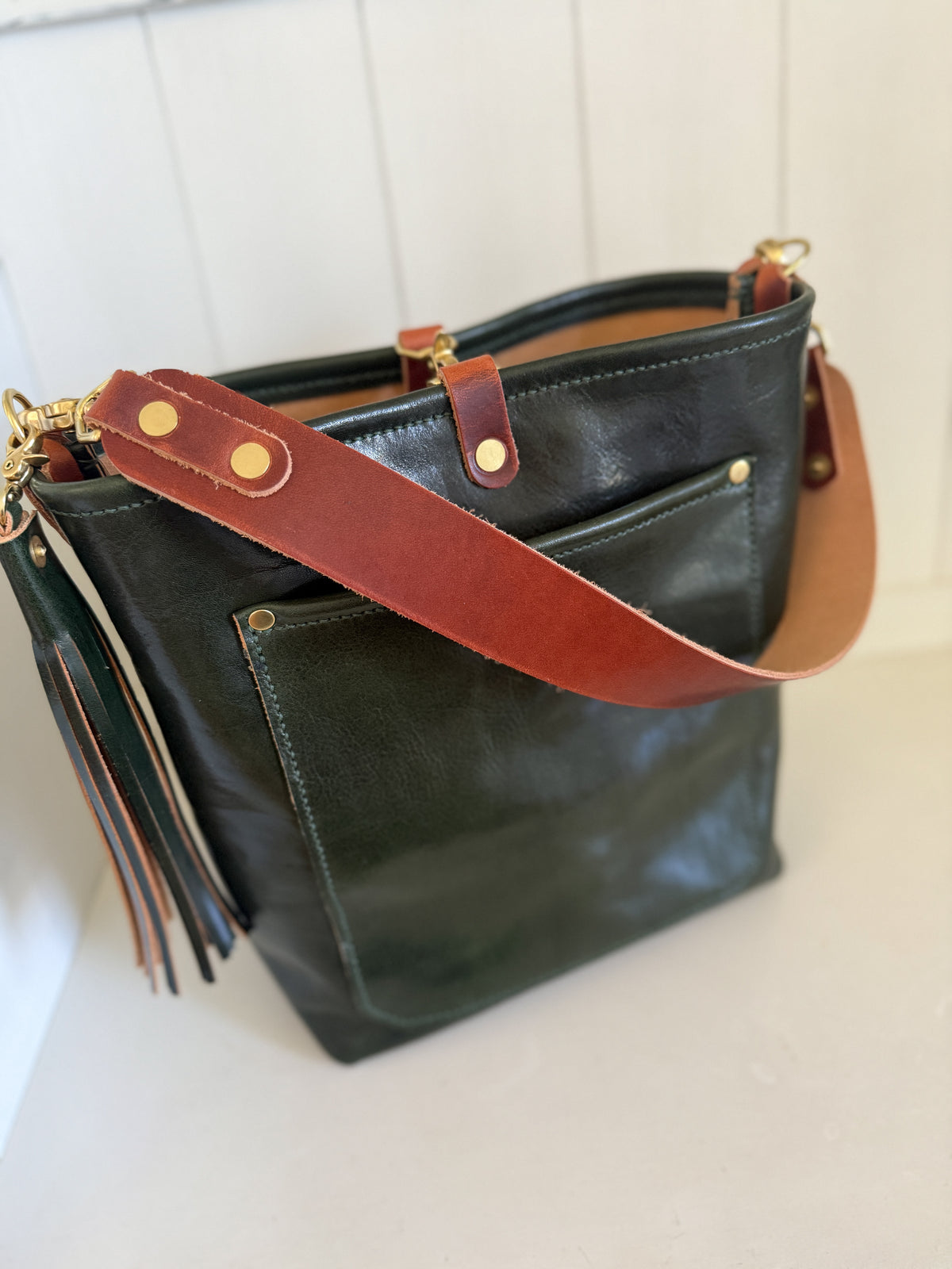 Bennett Bucket in Pine Cuoio Italian Leather