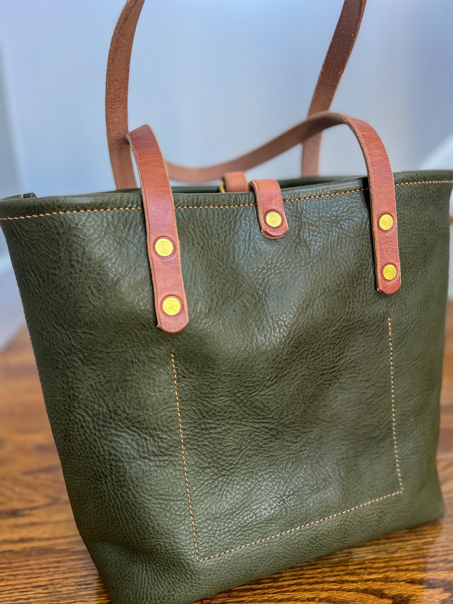 Classic Tote in Olive Italian Vachetta