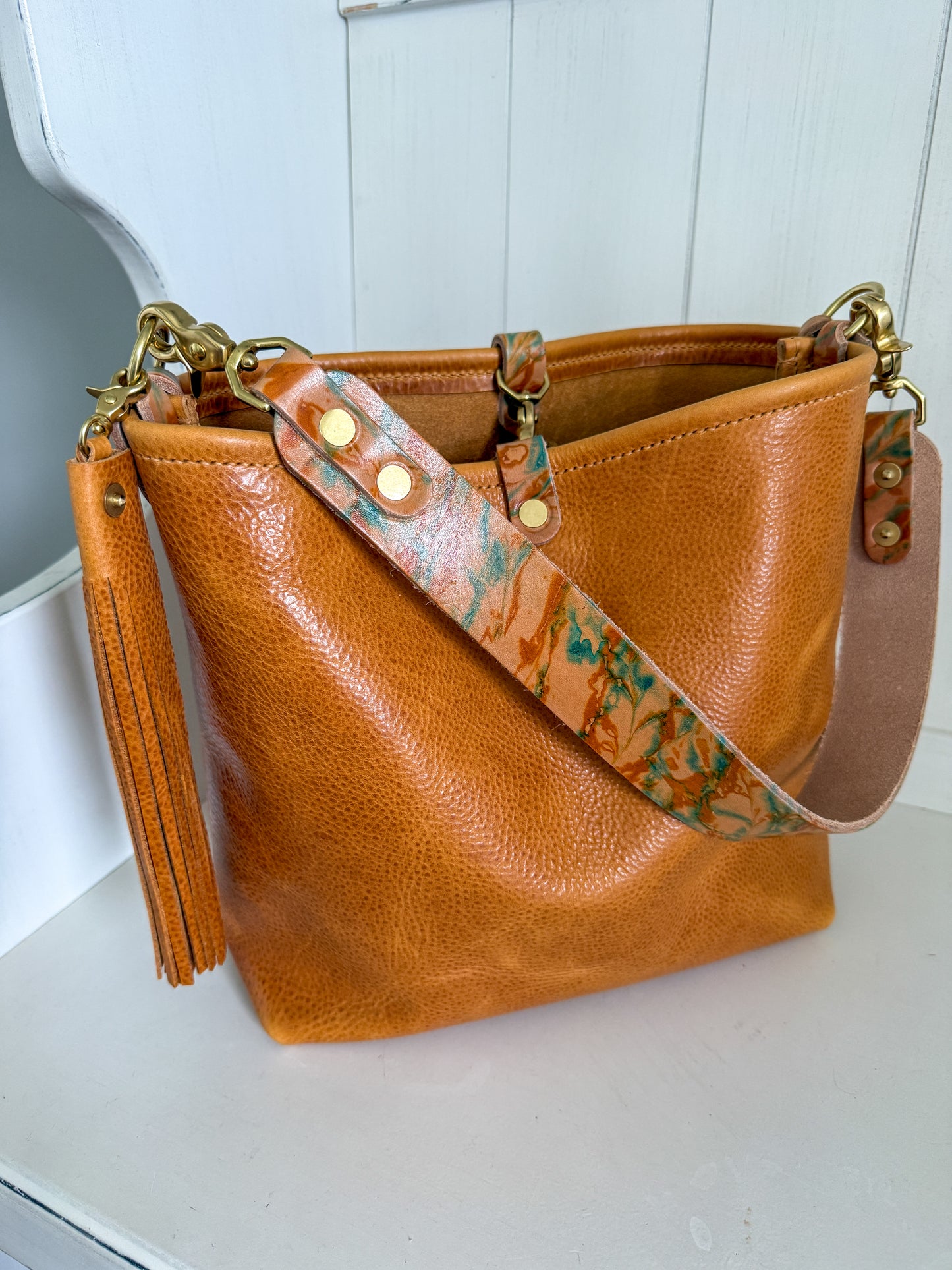 Hobo Bucket in Italian Honey Saffron Vegetable Tan w/Candy Strap