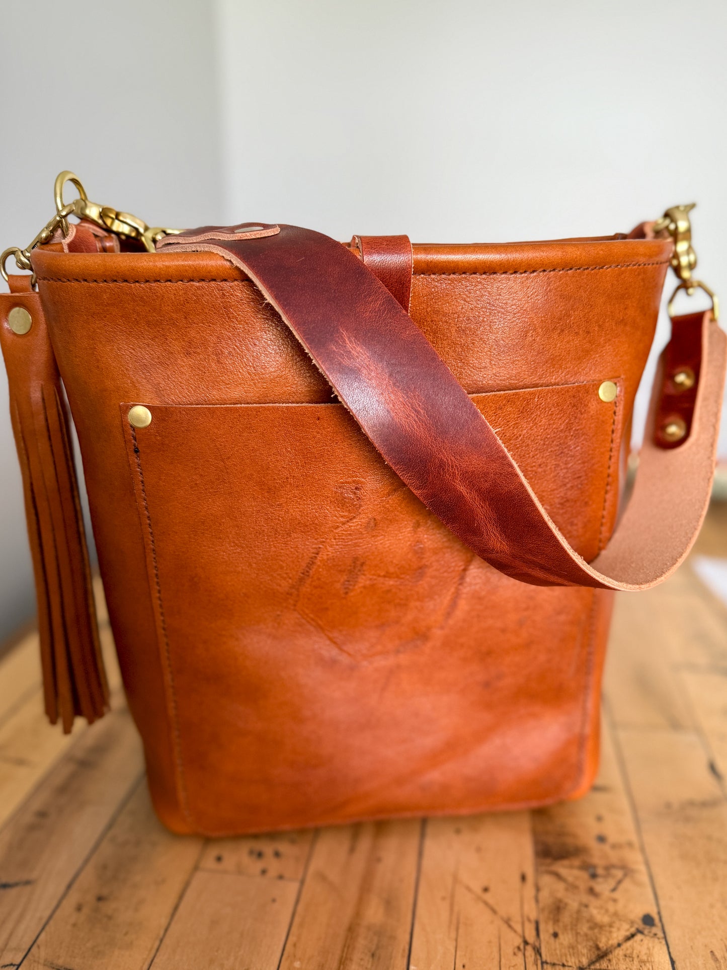 Bennett Bucket in Montana Vegetable Tan