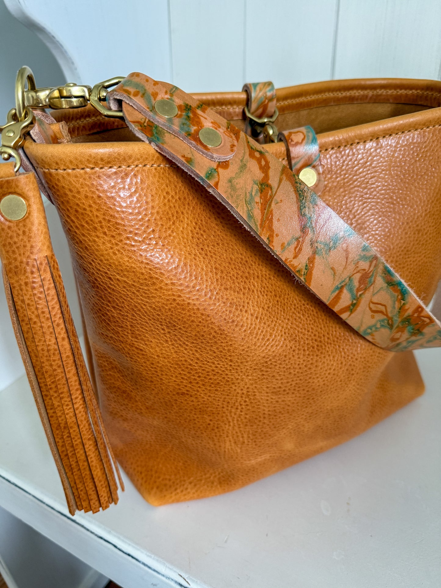 Hobo Bucket in Italian Honey Saffron Vegetable Tan w/Candy Strap