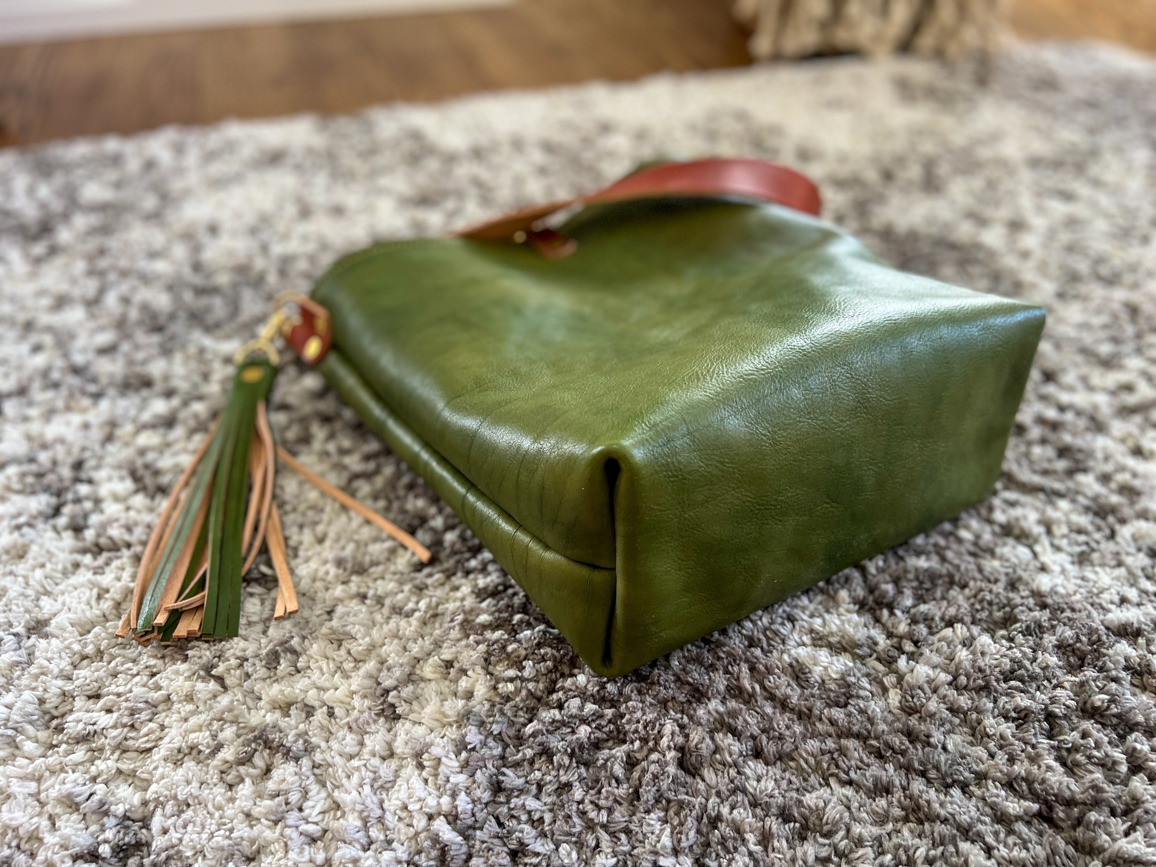 Hobo Bag in Green Vegetable Tanned Full Grain Leather