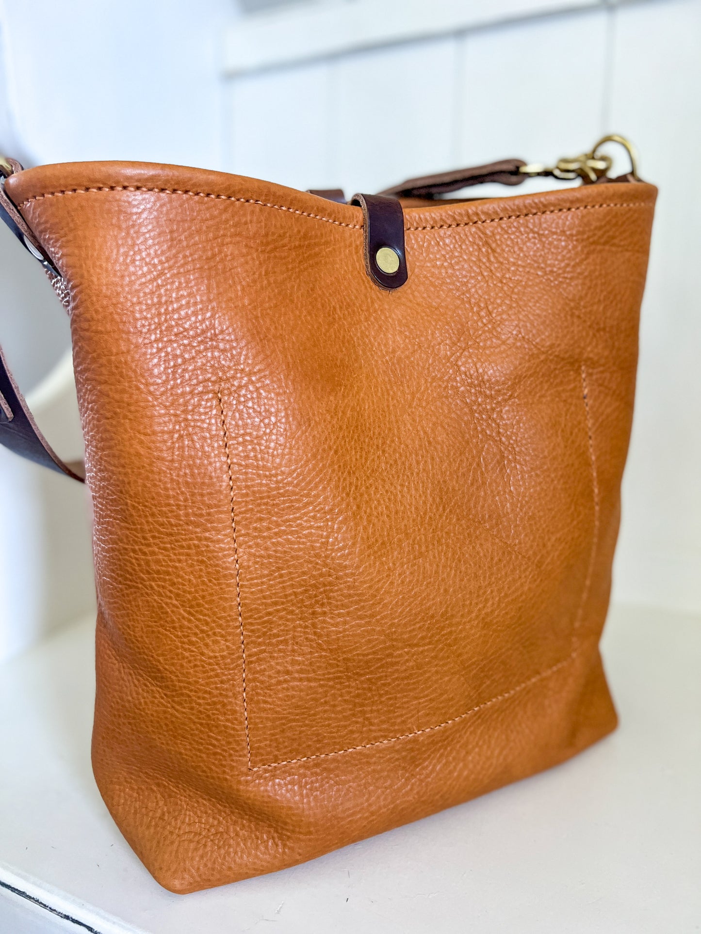 Bennett Bucket in Biscotti Italian Vegetable Tanned Leather