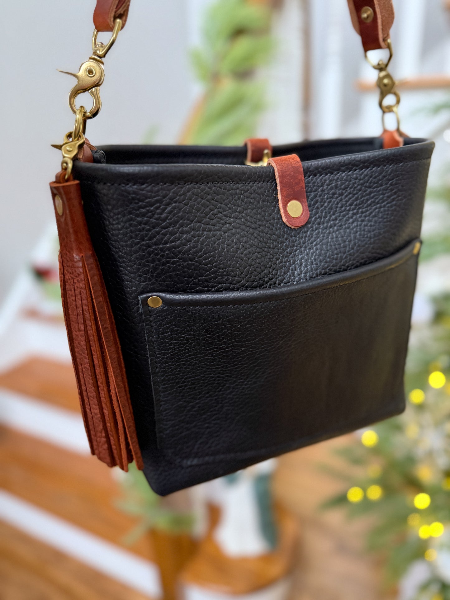 Bennett “shorty” Bucket in Horween Black Pebbled Leather