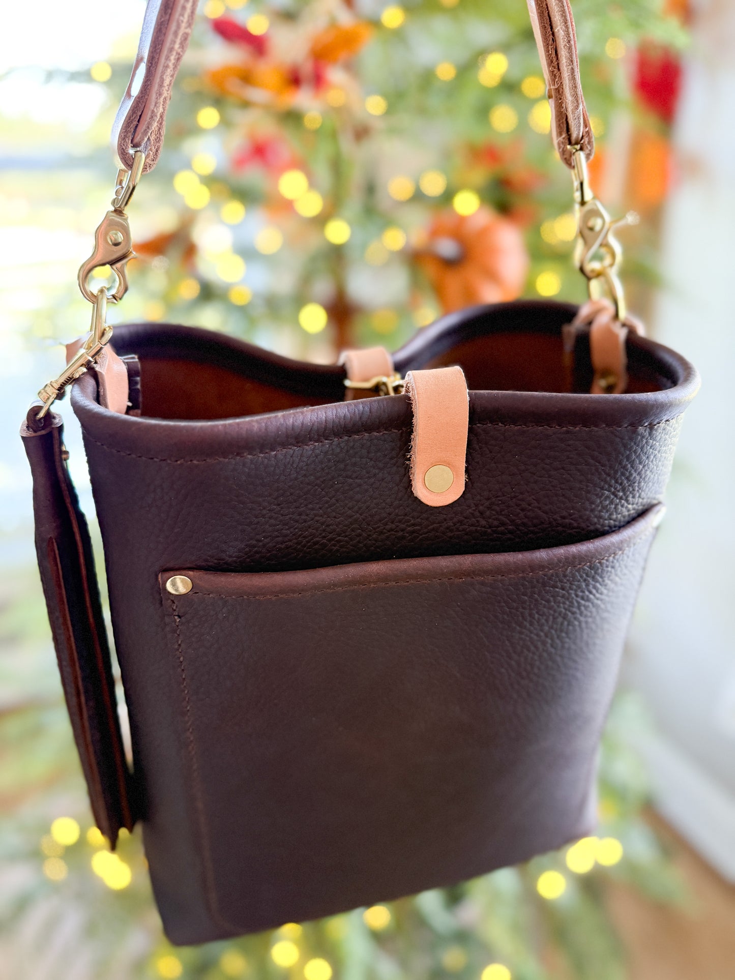 Bennett Bucket in Espresso Kodiak Full Grain Leather