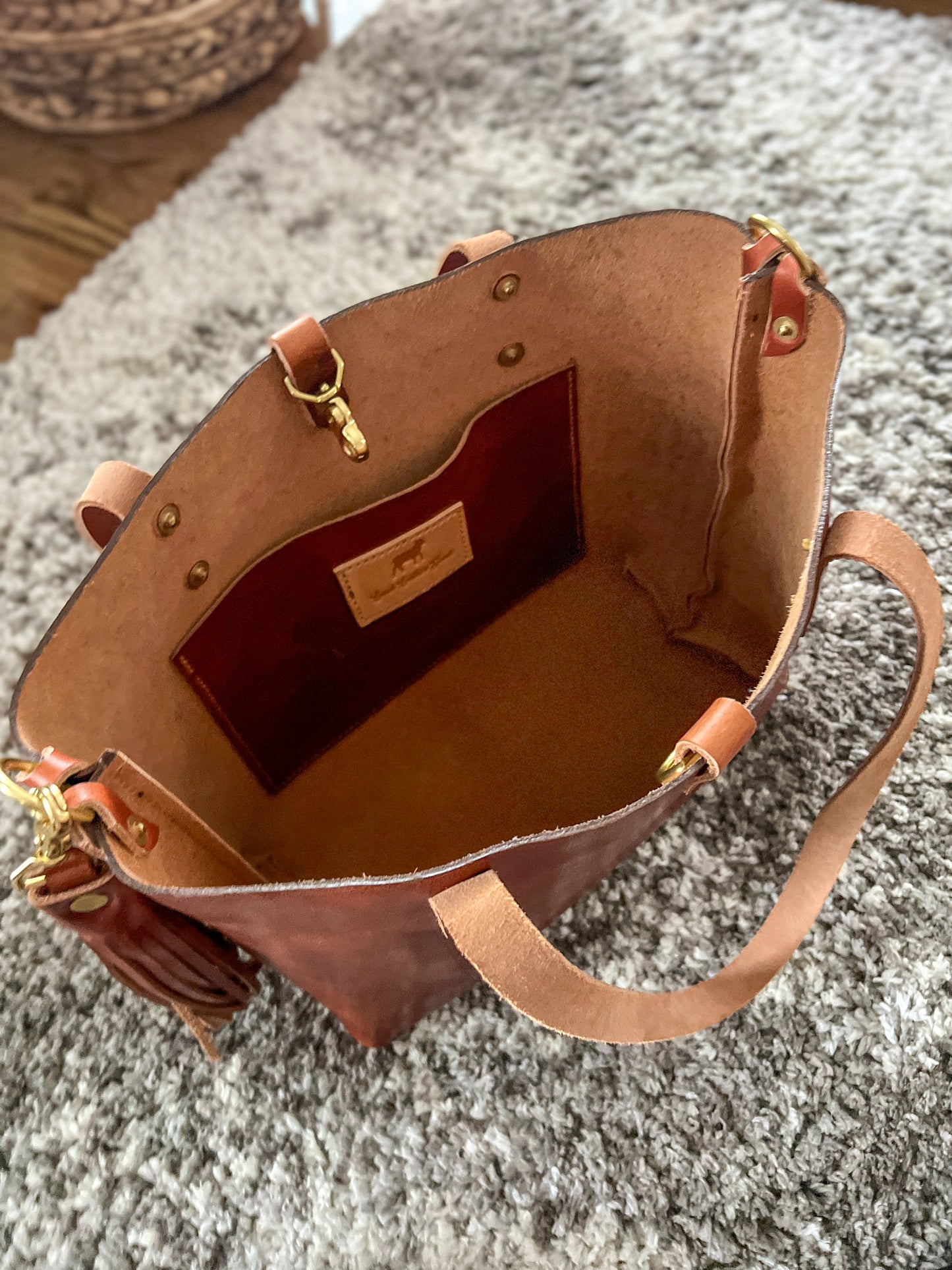 Medium Tote in Cherry Veg Tan