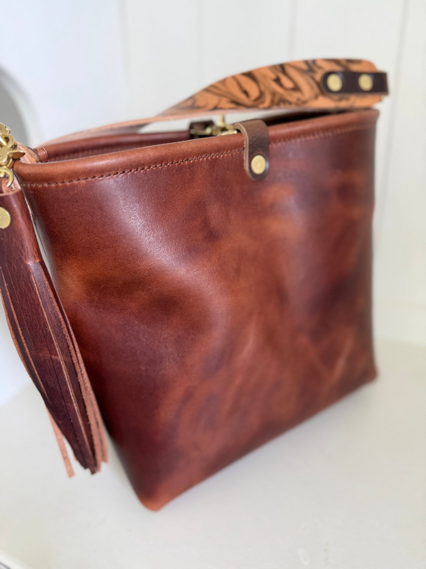Hobo Bucket in Horween Brown Nut Dublin w/Candy Strap