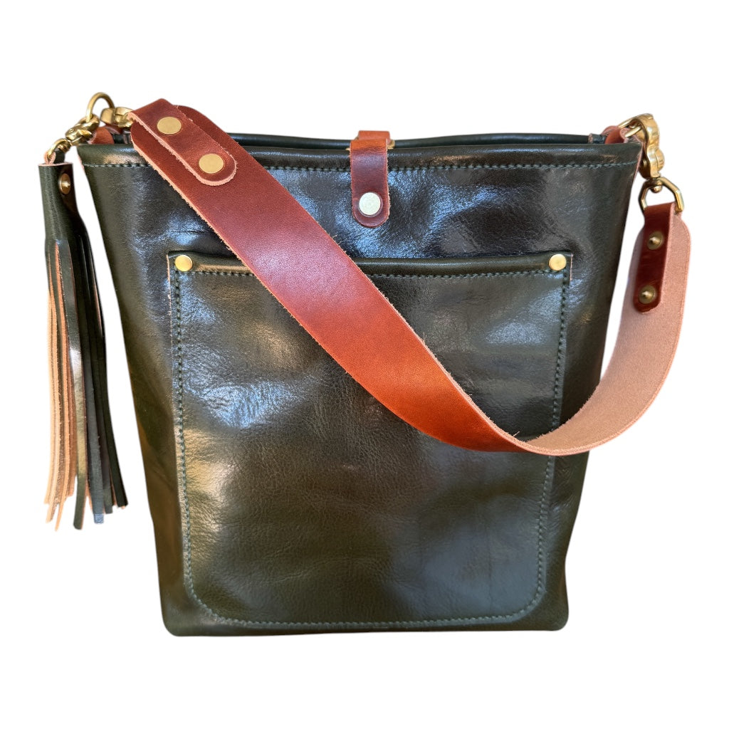 Bennett Bucket in Pine Cuoio Italian Leather