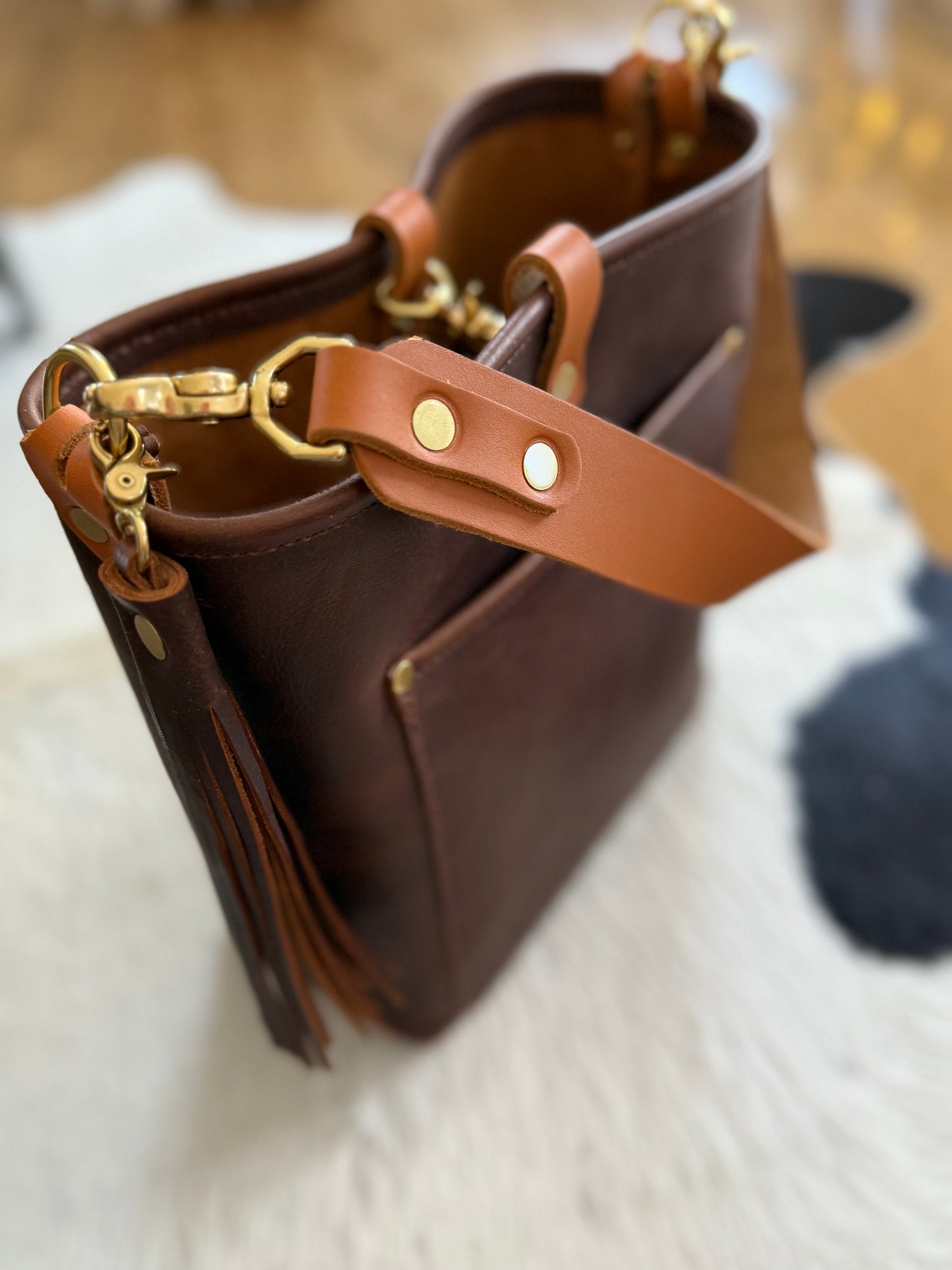 Bennett Bucket in Tan Kodiak