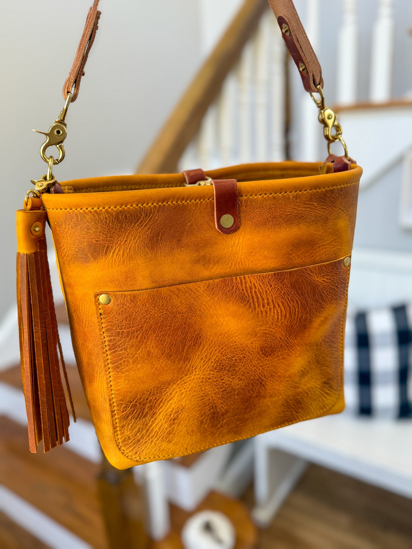 Bennett “shorty” Bucket in Yellowstone Italian Vegetable Tan