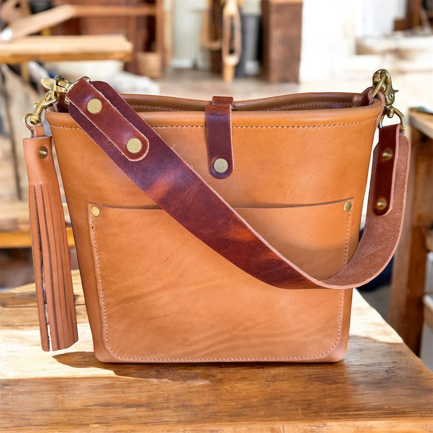 Bennett “shorty” Bucket in Premium Saddle