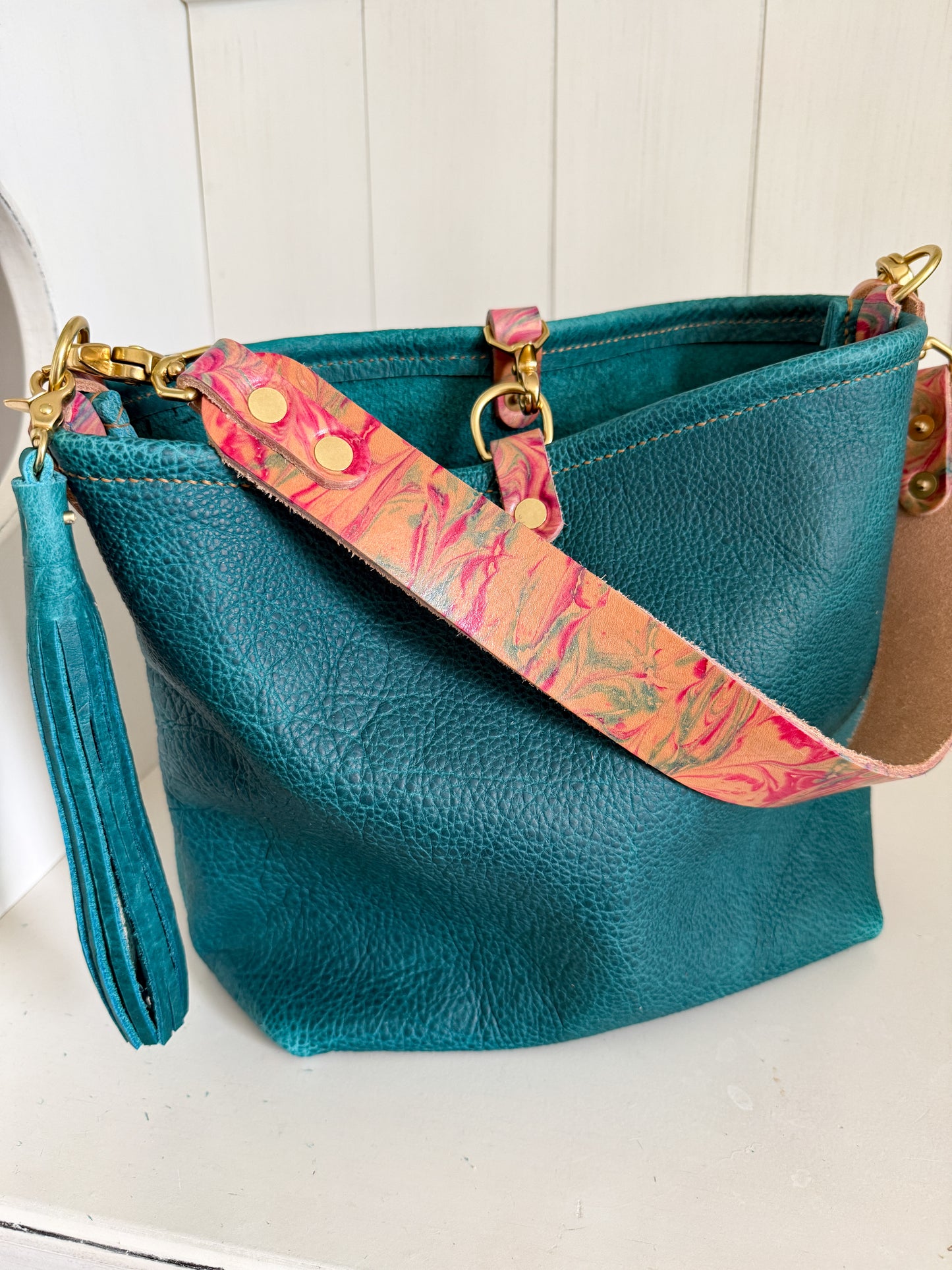 Hobo Bucket in Blue Moon Bison w/Candy Strap