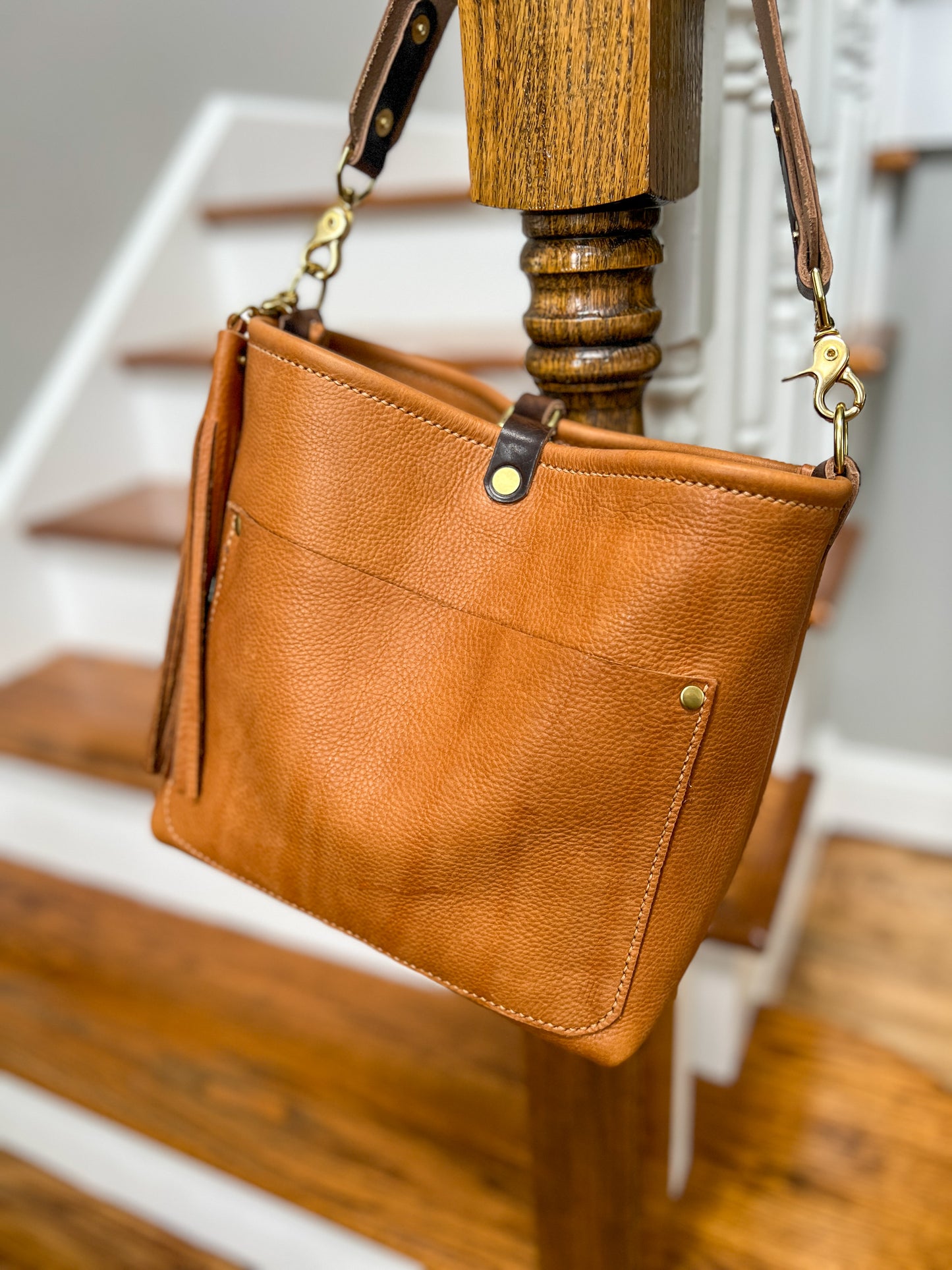 Bennett “shorty” Bucket in Italian Biscotti Vegetable Tanned Leather