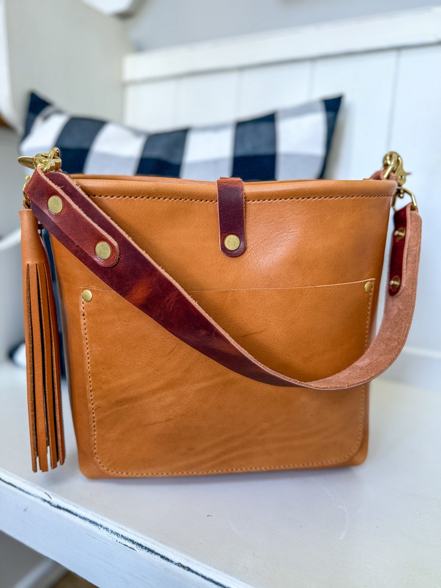 Bennett “shorty” Bucket in Premium Saddle