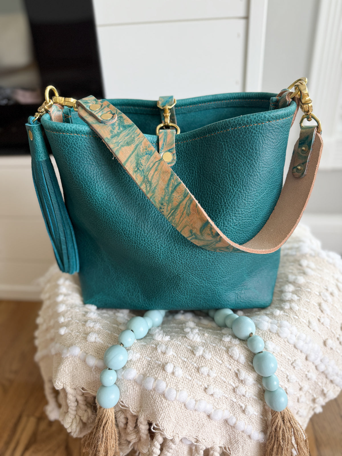 Hobo Bucket in Blue Moon Bison w/Candy Strap
