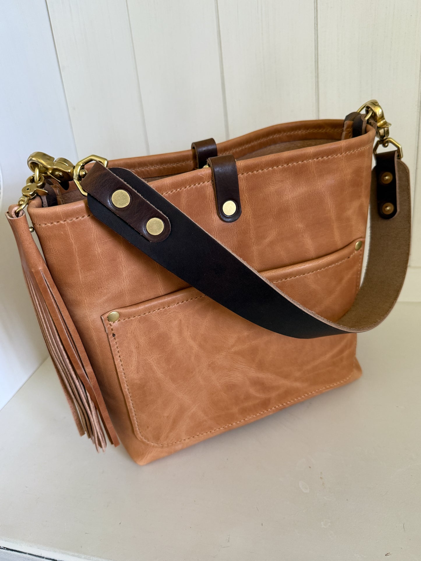 Bennett “shorty” Bucket in Natural Derby Horween