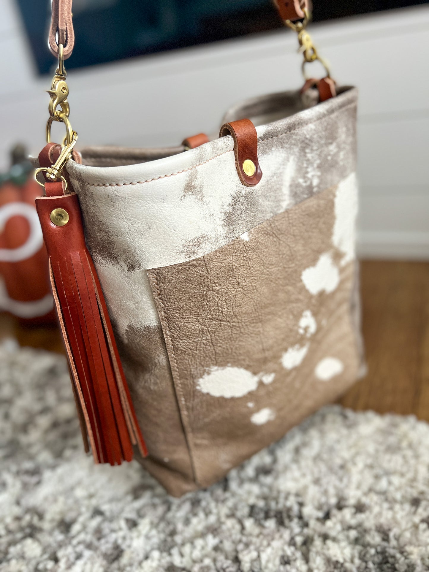 Bennett Bucket in Vintage Cowhide