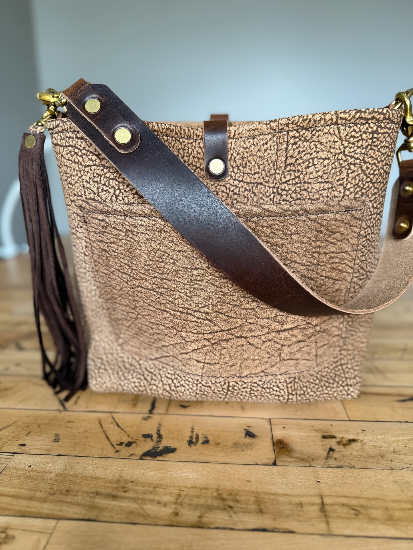 Bennett “shorty” Bucket in Full Grain Riverstone Bison