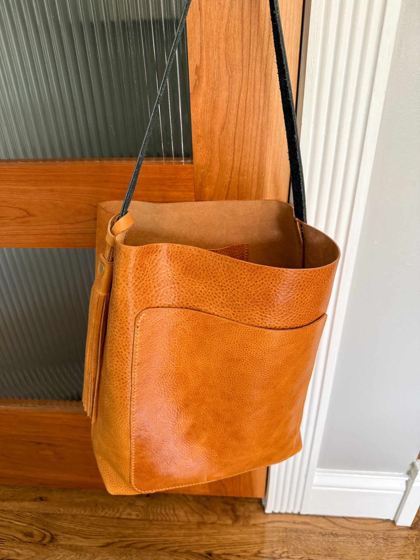 Bennett Bucket in Italian Honey Saffron Vegetable Tanned Leather