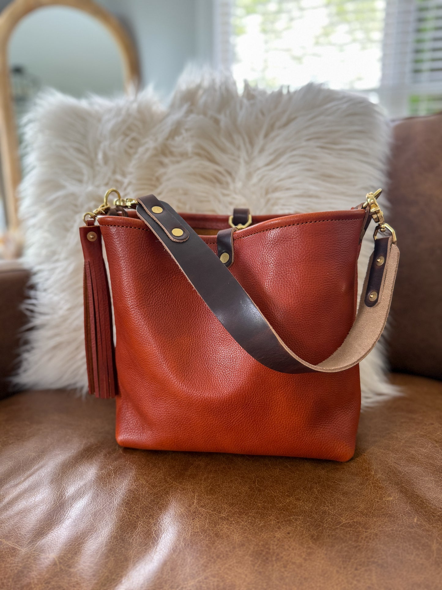 Hobo Bucket in Dark Ginger Vachetta
