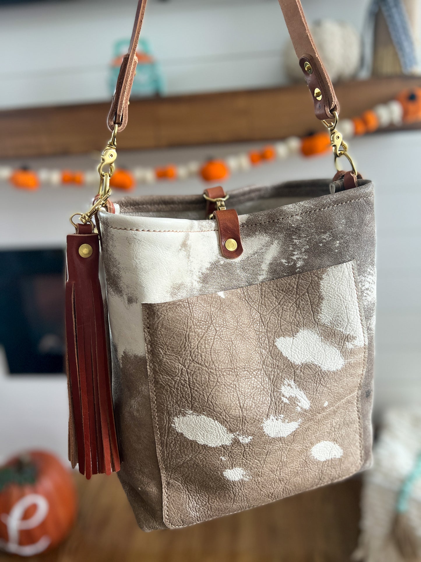 Bennett Bucket in Vintage Cowhide