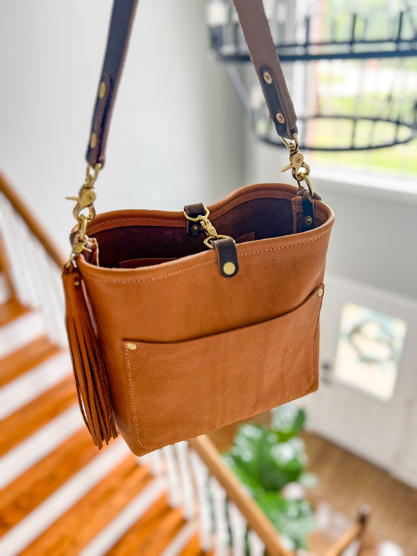 Bennett “shorty” Bucket in Italian Biscotti Vegetable Tanned Leather