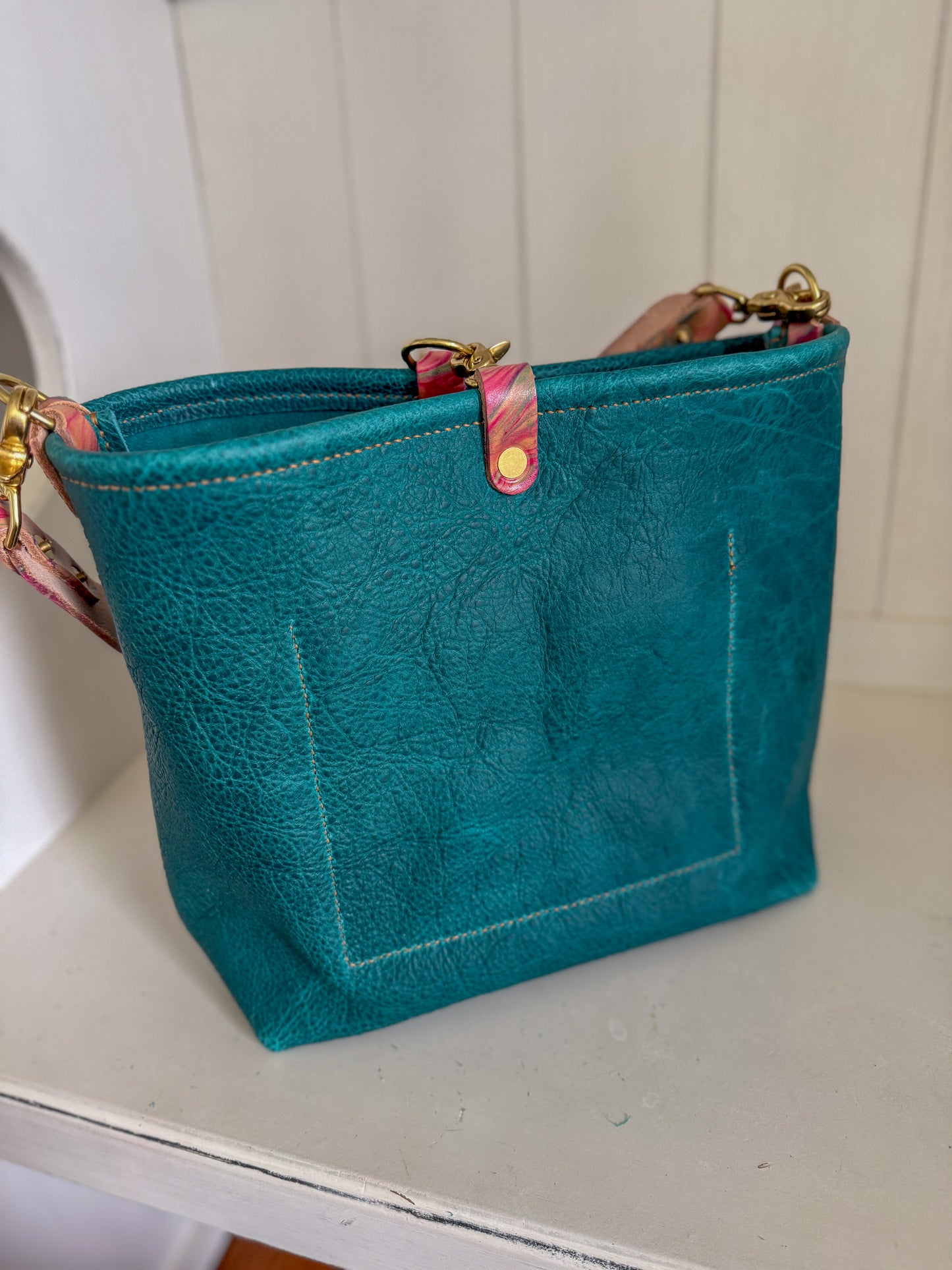 Hobo Bucket in Blue Moon Bison w/Candy Strap