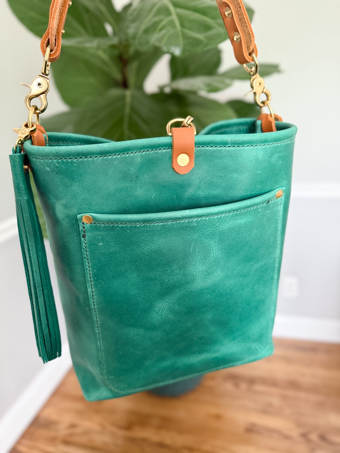 Bennett Bucket in Teal Full Grain Leather