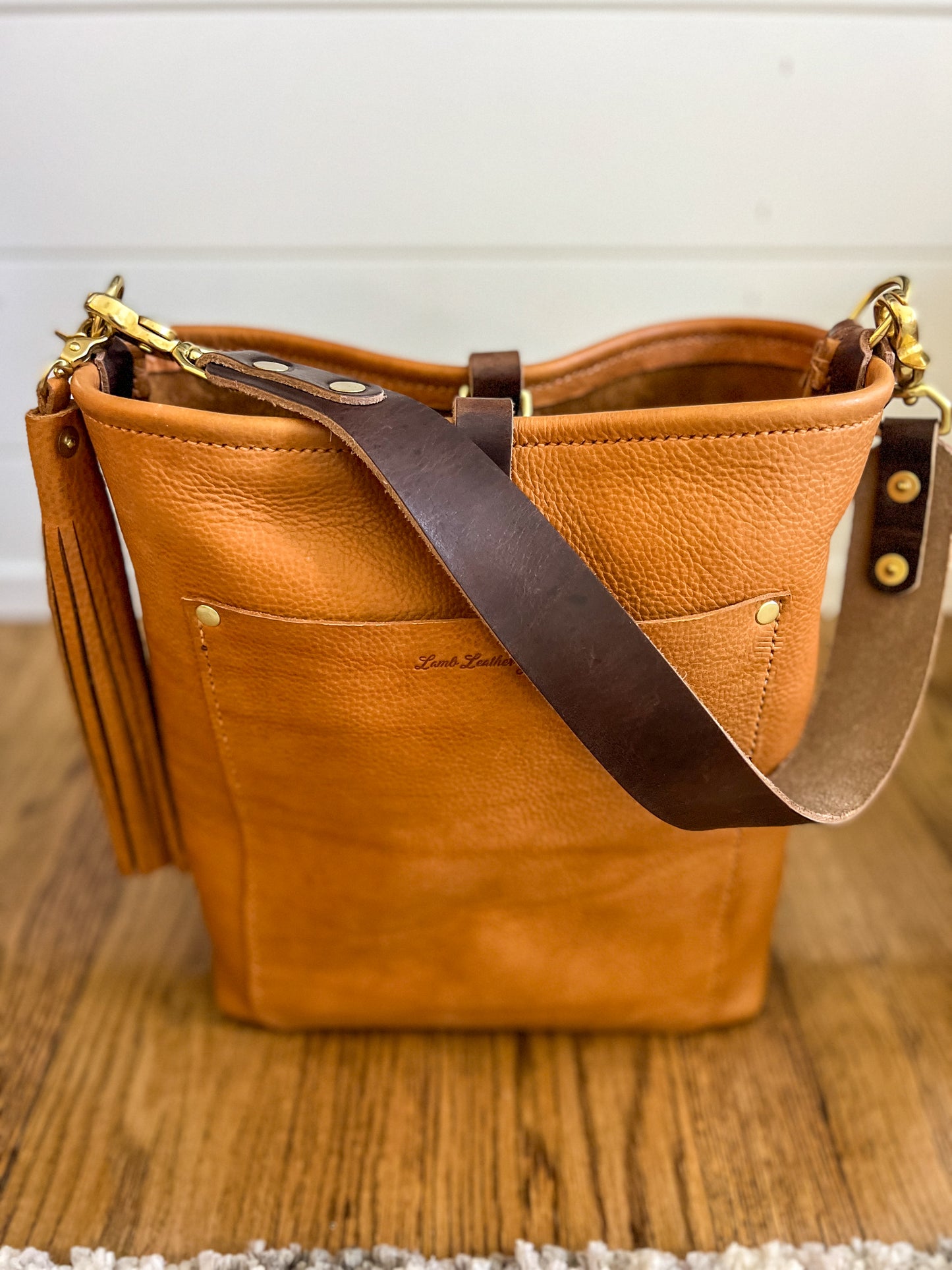 Bennett Bucket in Biscotti Italian Vegetable Tanned Leather