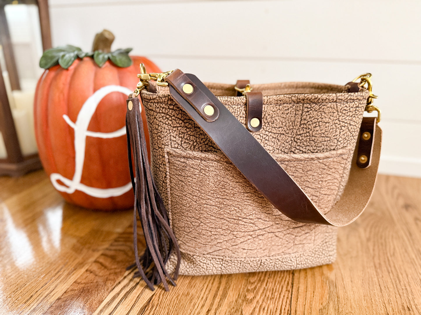 Bennett “shorty” Bucket in Full Grain Riverstone Bison