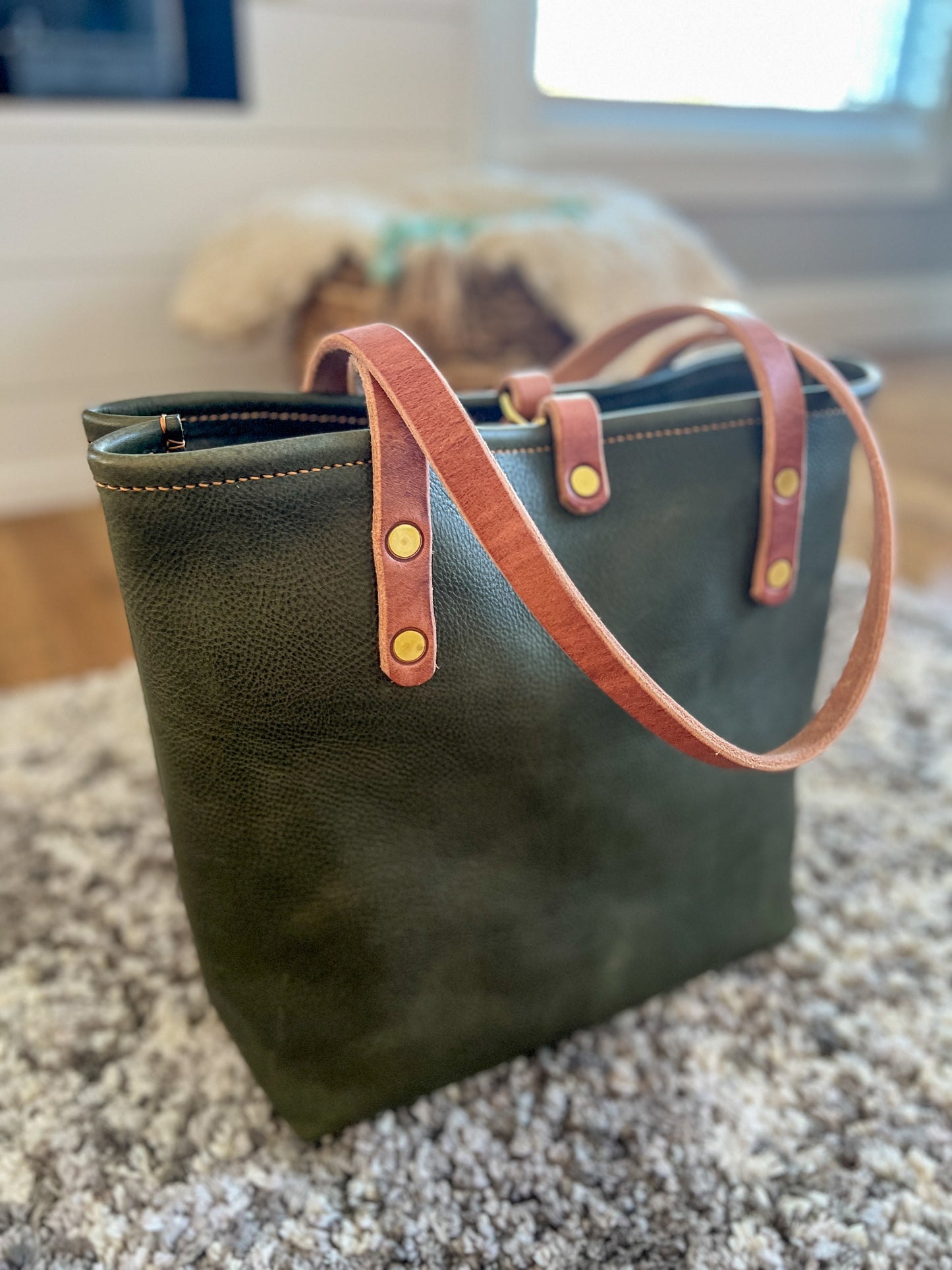 Classic Tote in Olive Italian Vachetta