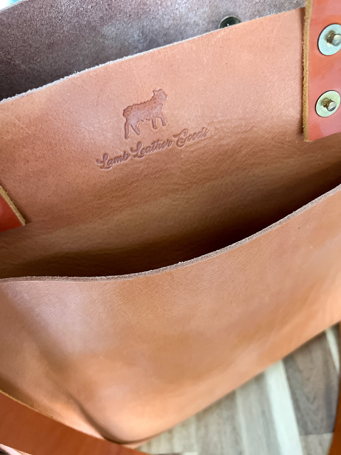 Medium Brookie Tote in Premium Saddle