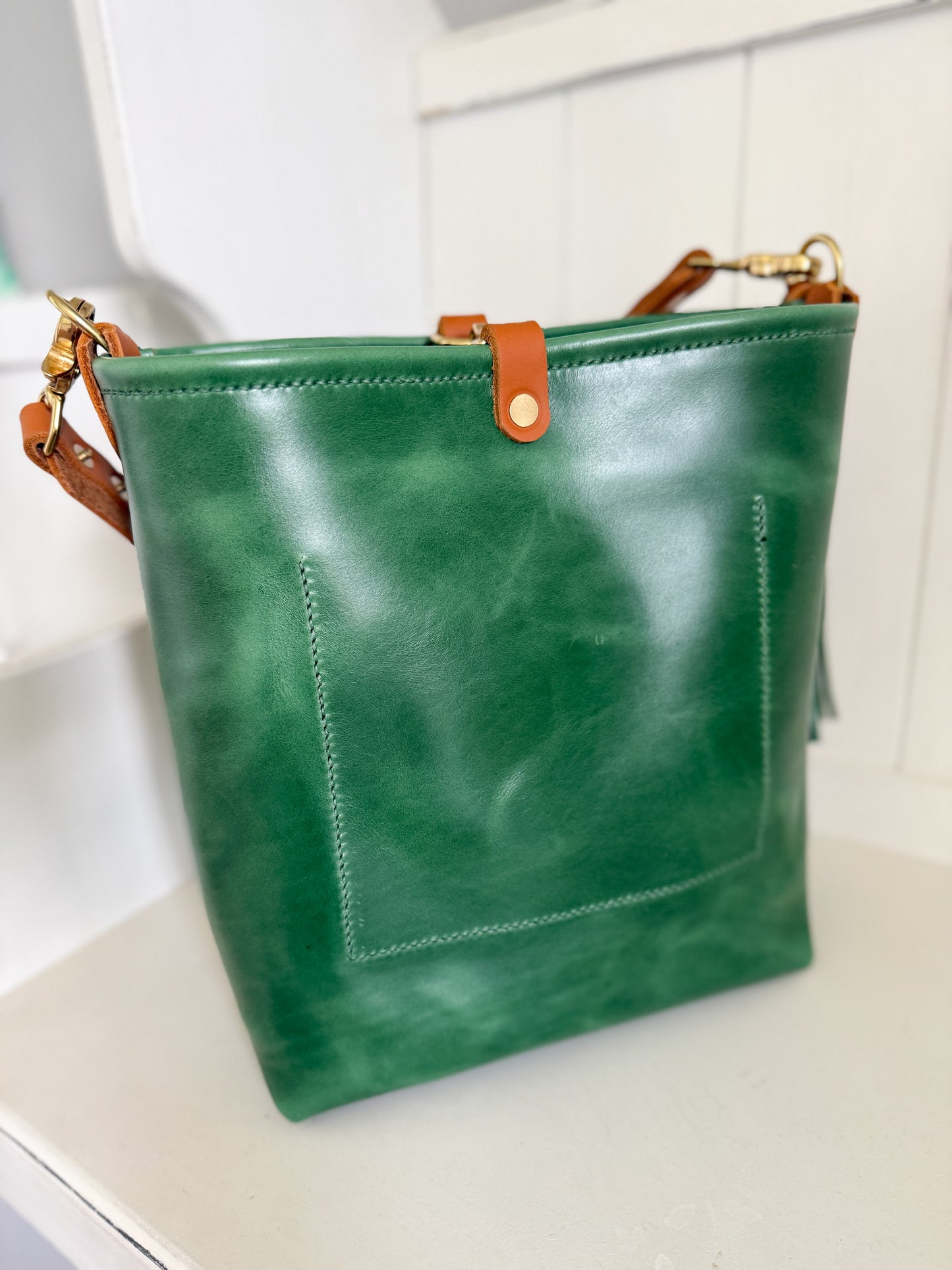 Bennett Bucket in Shamrock Green Full Grain Leather