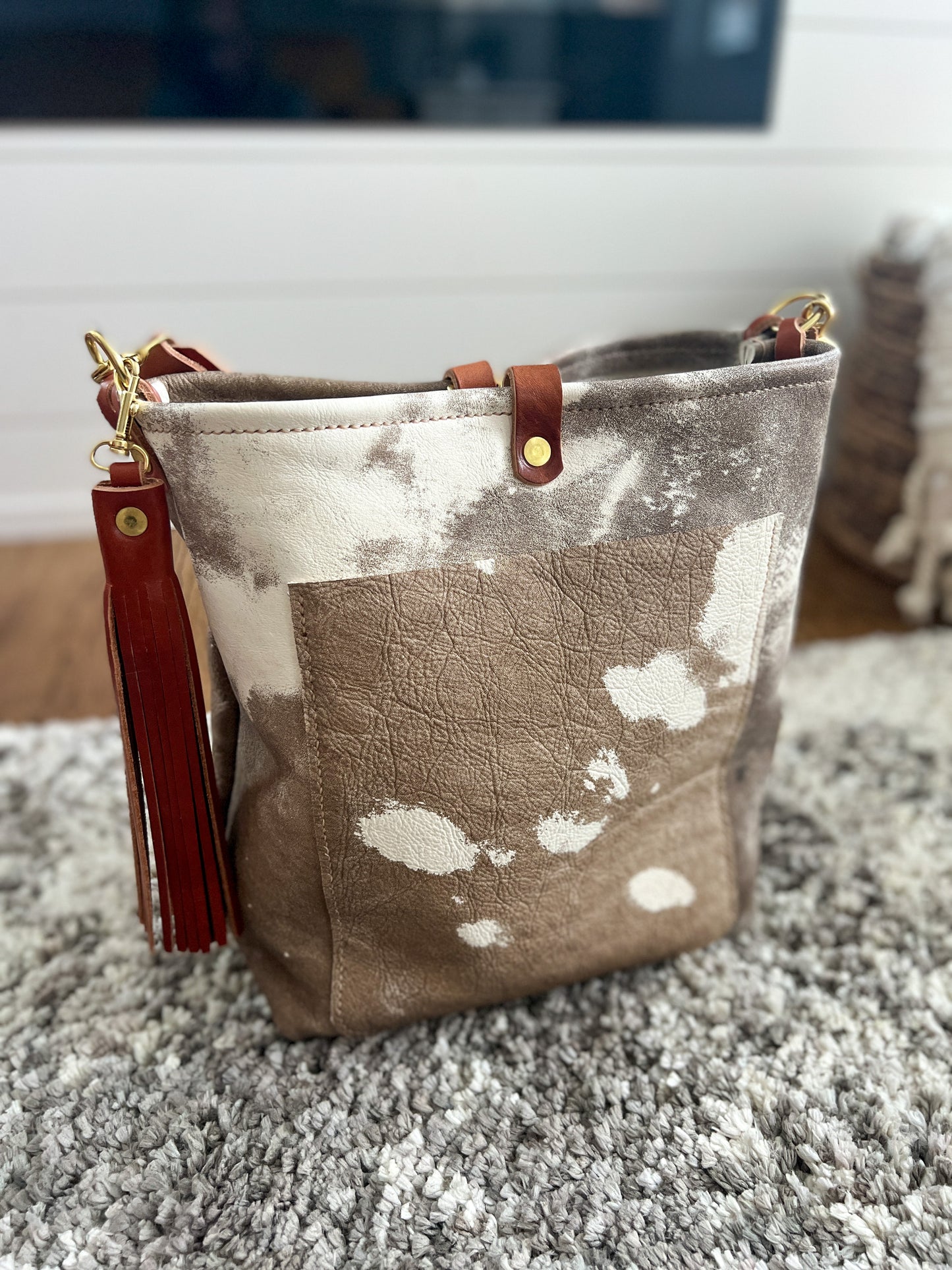 Bennett Bucket in Vintage Cowhide