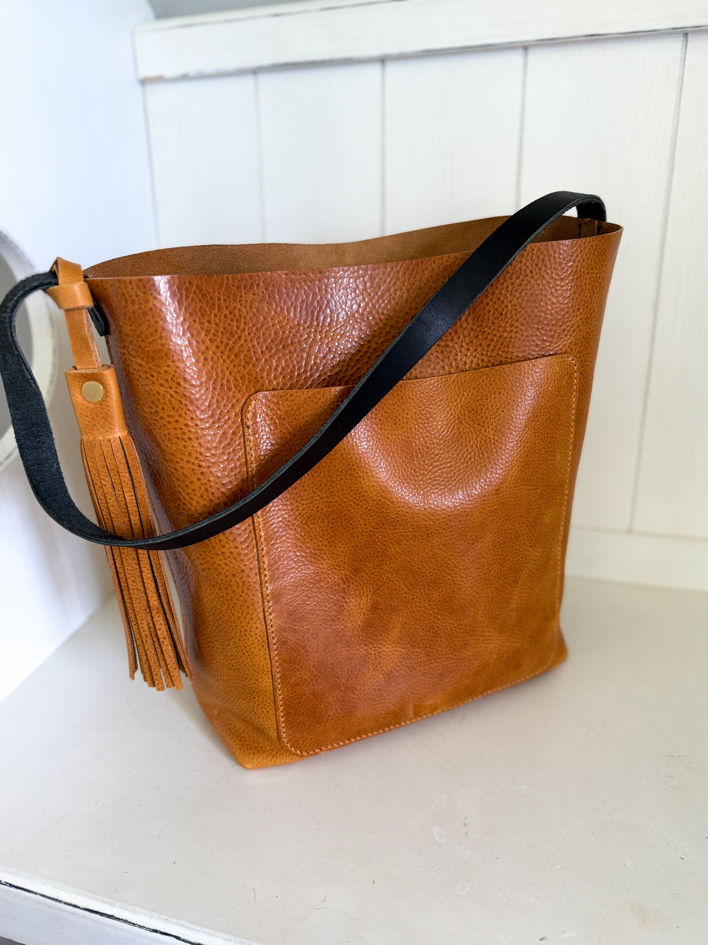 Bennett Bucket in Italian Honey Saffron Vegetable Tanned Leather