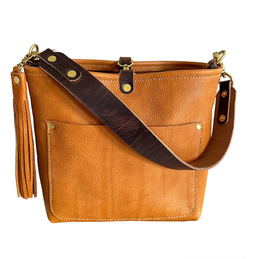 Bennett “shorty” Bucket in Italian Biscotti Vegetable Tanned Leather