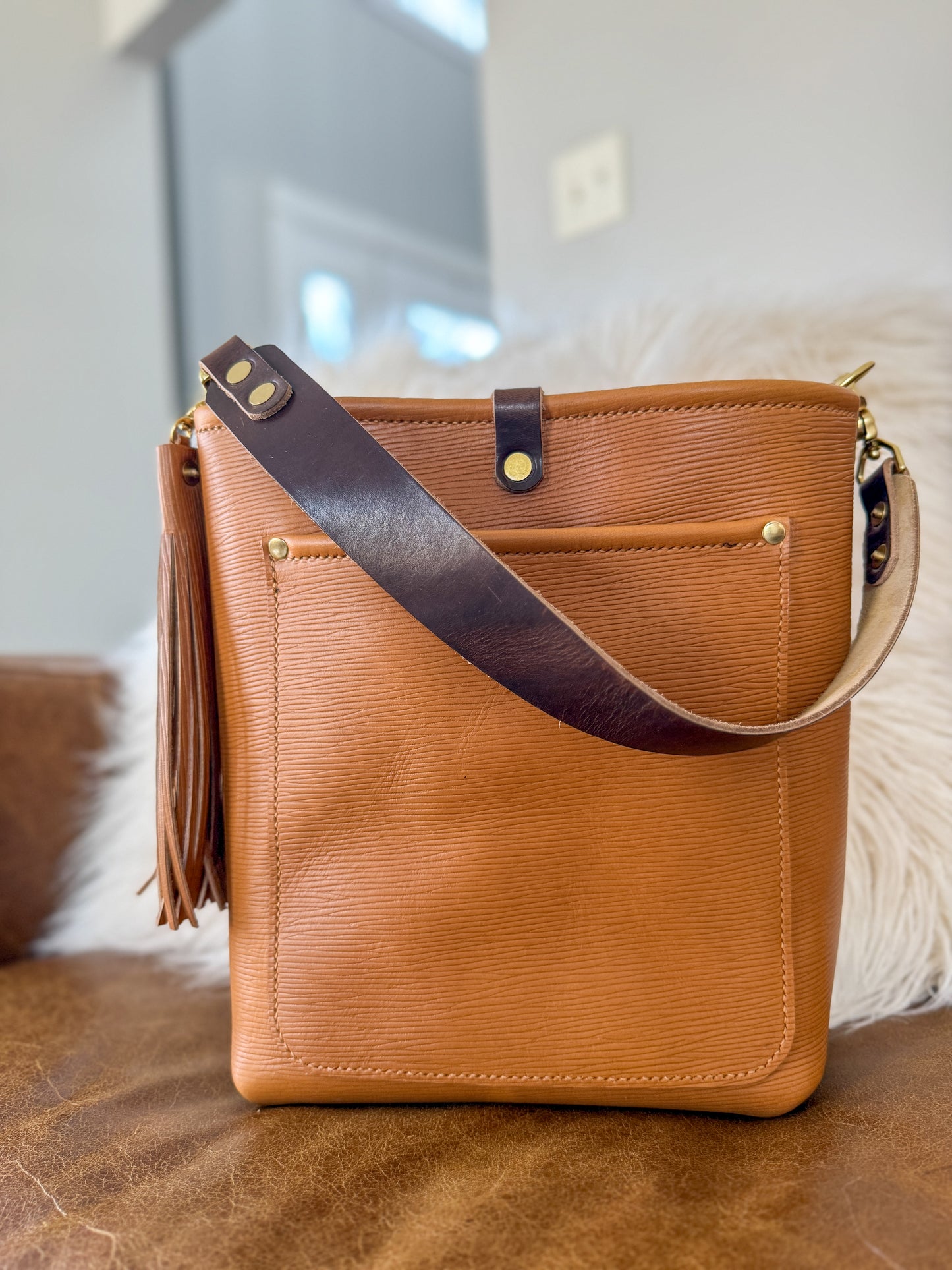 Bennett Bucket in Horween Rio Latigo Oak Grain