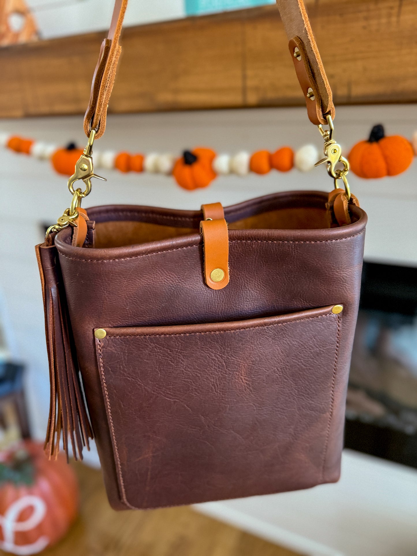 Bennett Bucket in Tan Kodiak