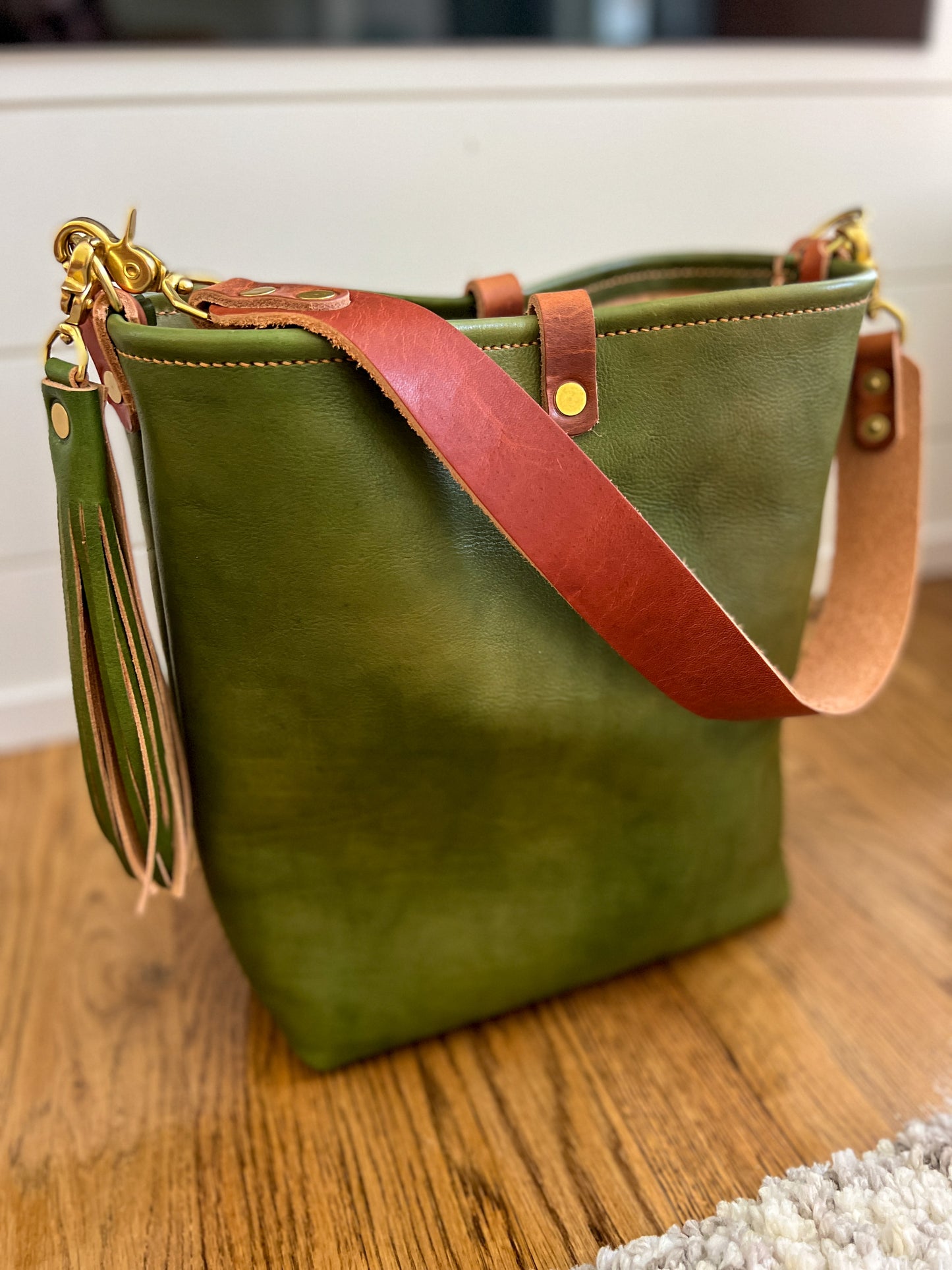 Hobo Bucket in Green Vegetable Tanned Full Grain Leather