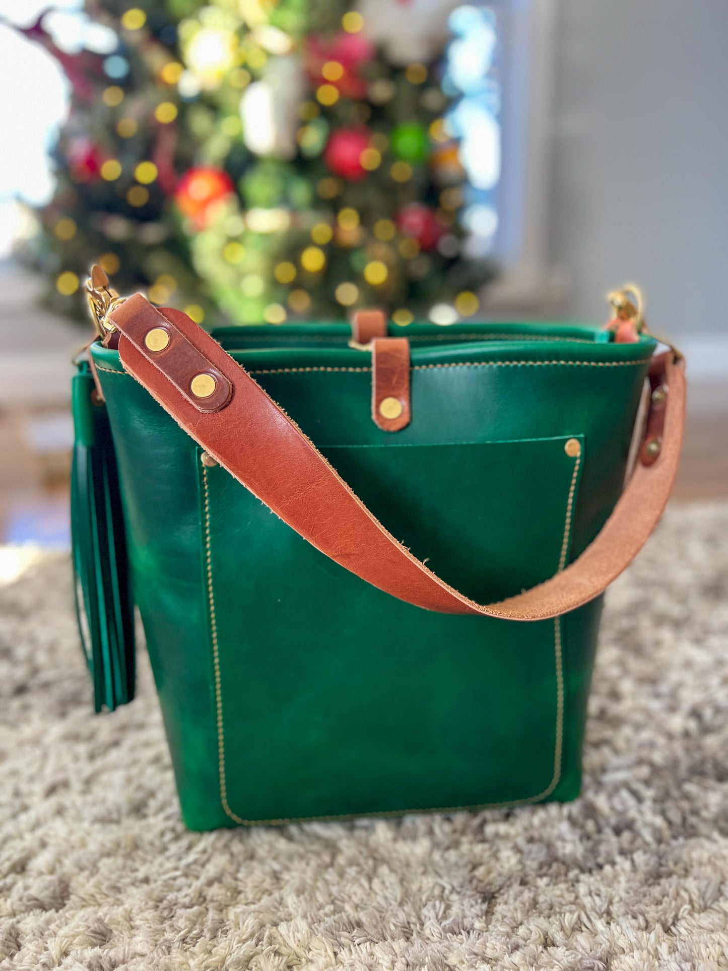 Bennett Bucket in Horween Golf Green