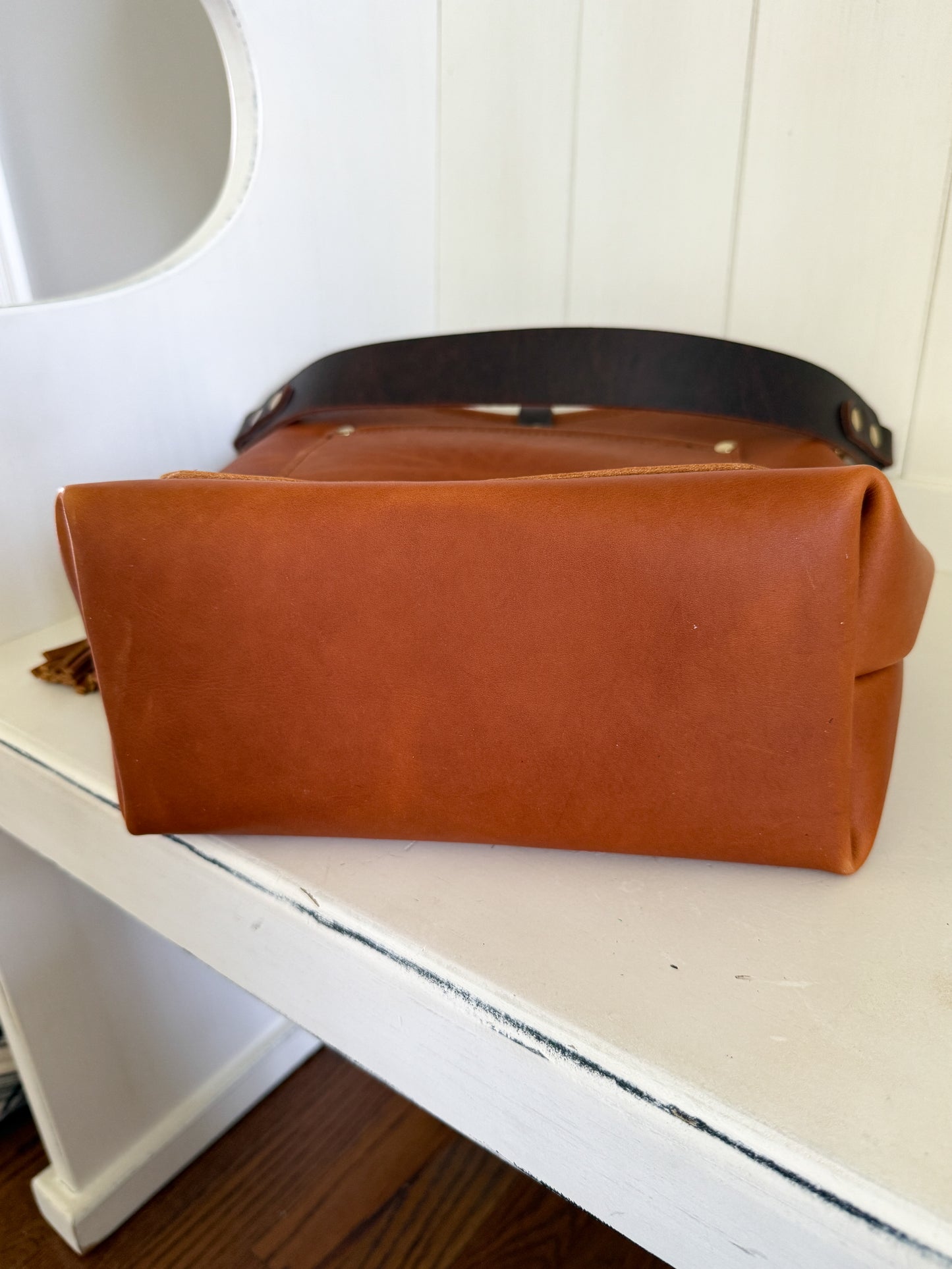 Bennett Bucket in Tawny Full Grain Leather