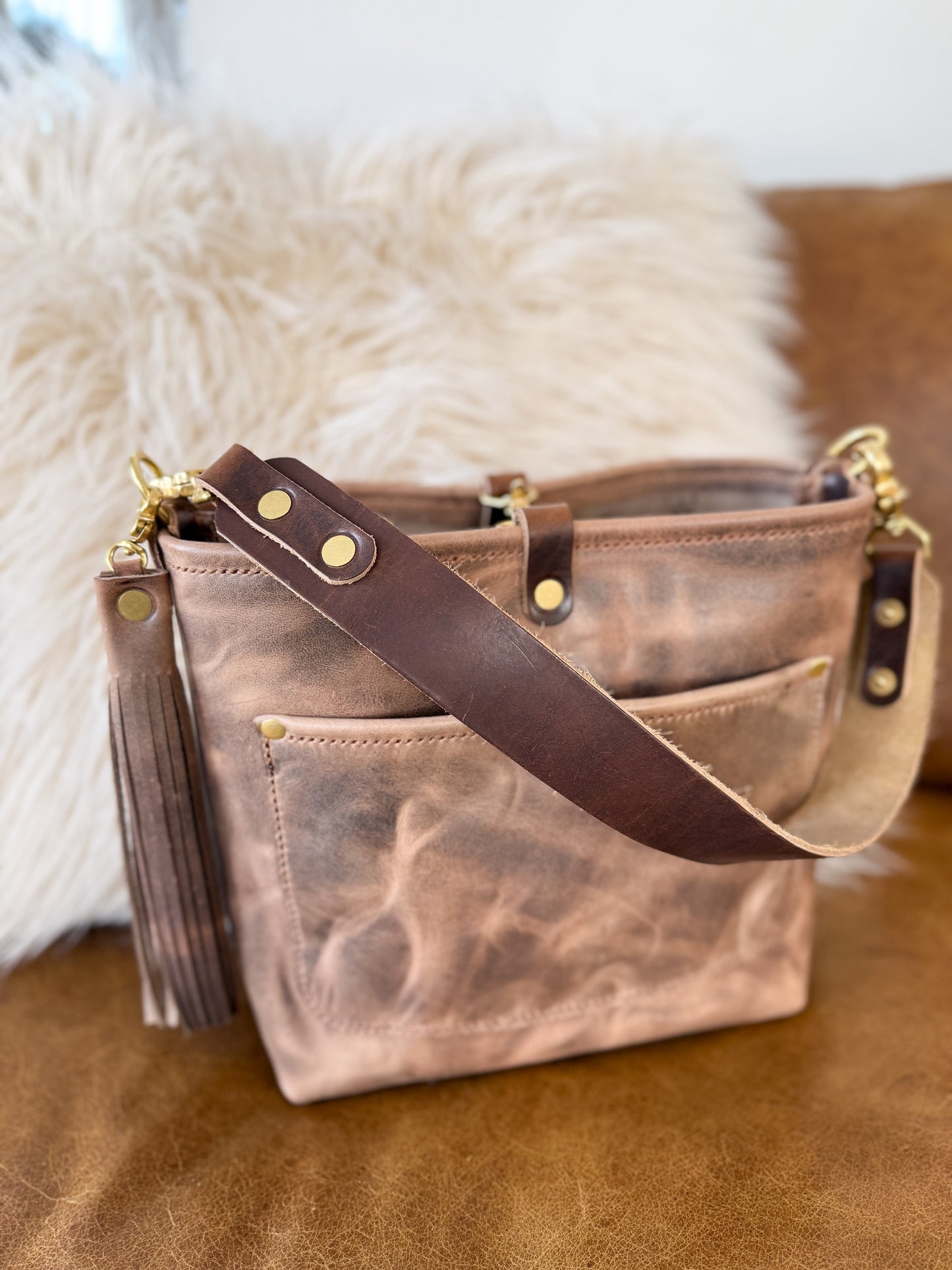 Bennett “shorty” Bucket in Horween Krypto Vetiver Leather