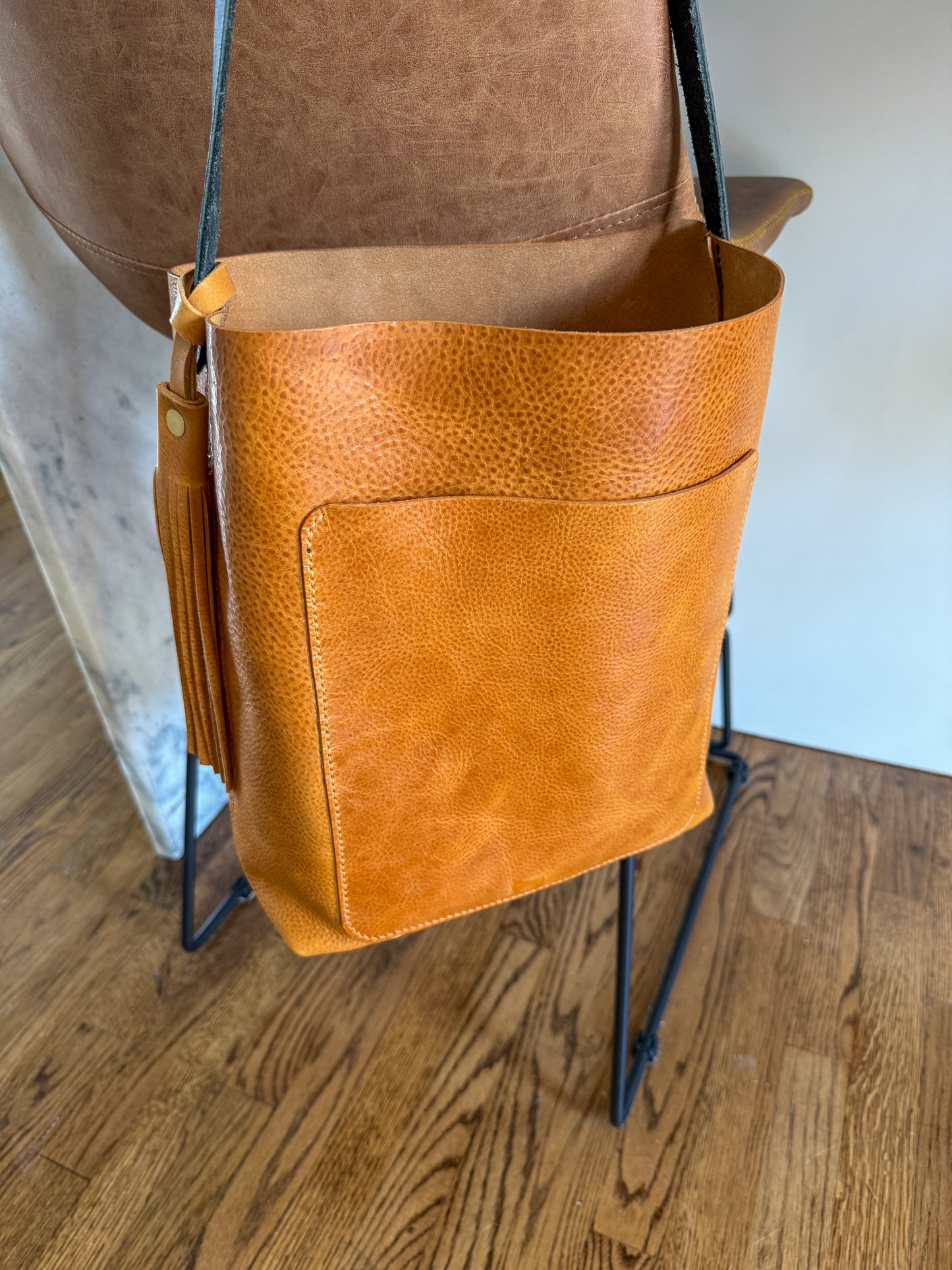Bennett Bucket in Italian Honey Saffron Vegetable Tanned Leather