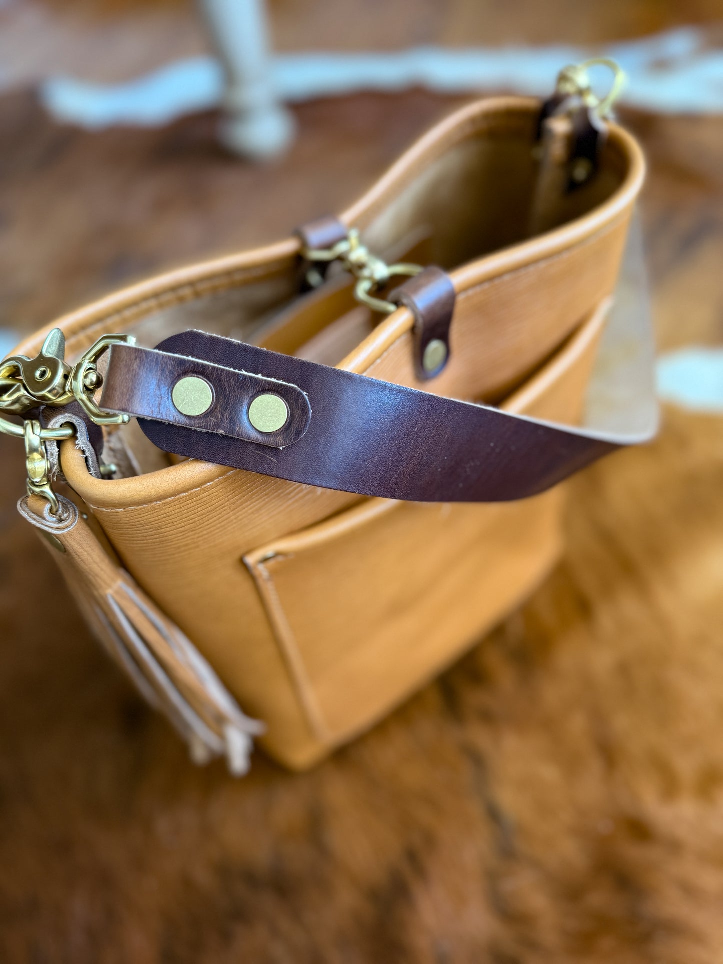 Bennett Bucket in Horween Rio Latigo Oak Grain