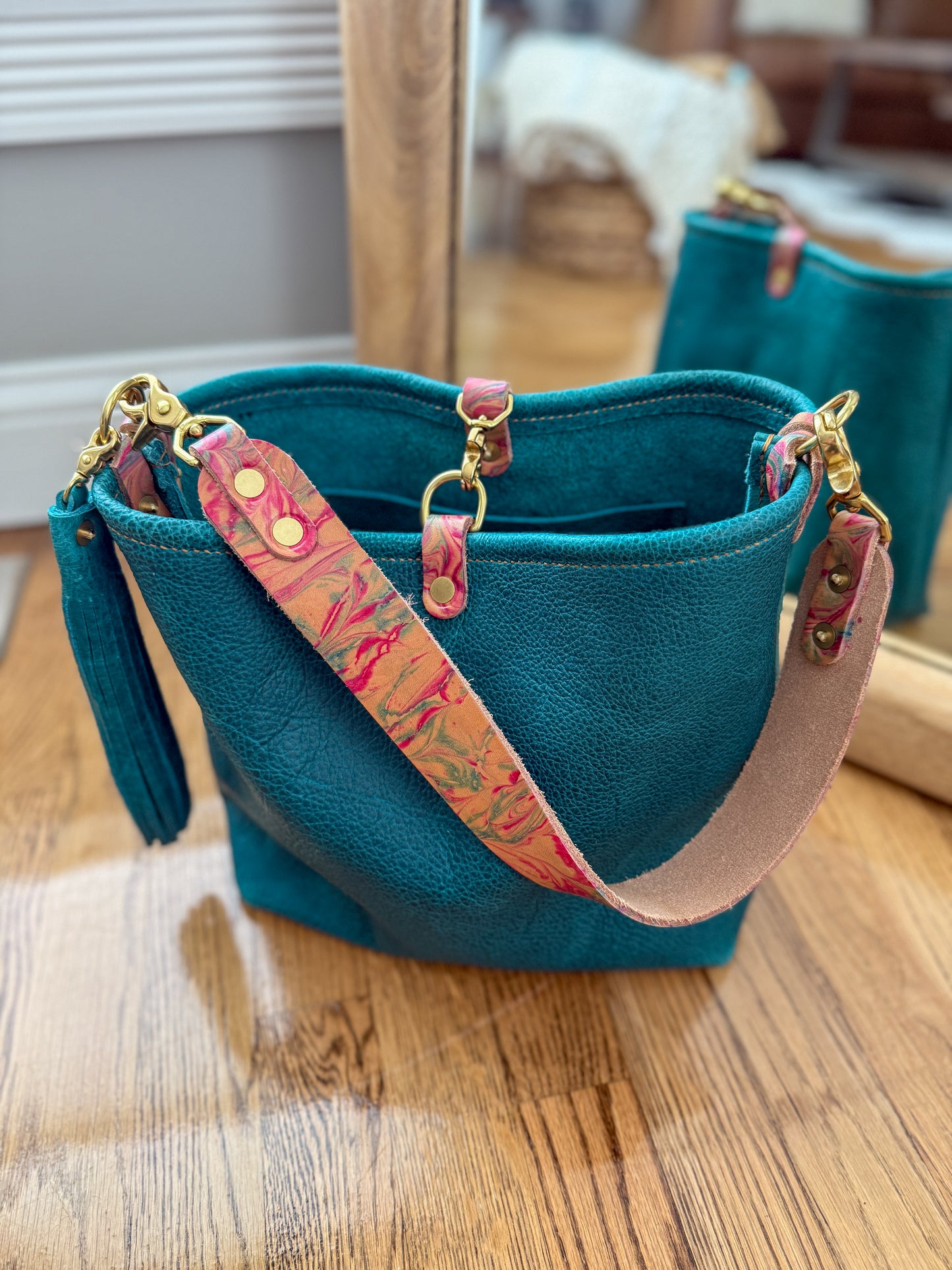 Hobo Bucket in Blue Moon Bison w/Candy Strap