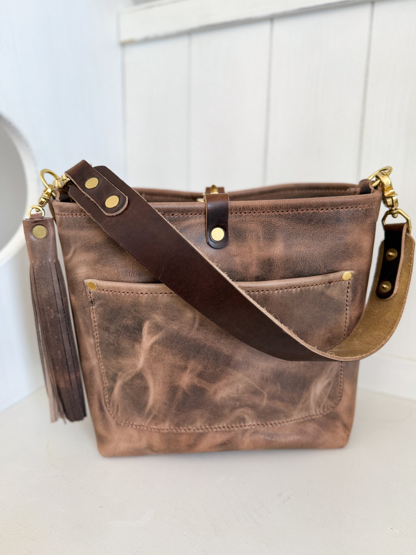 Bennett “shorty” Bucket in Horween Krypto Vetiver Leather