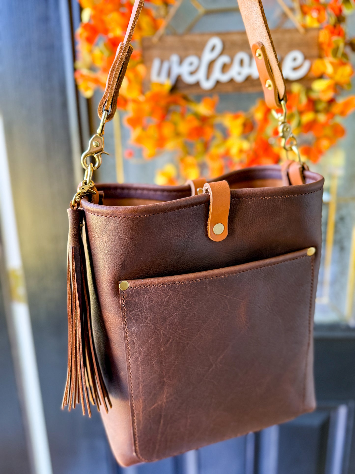 Bennett Bucket in Tan Kodiak